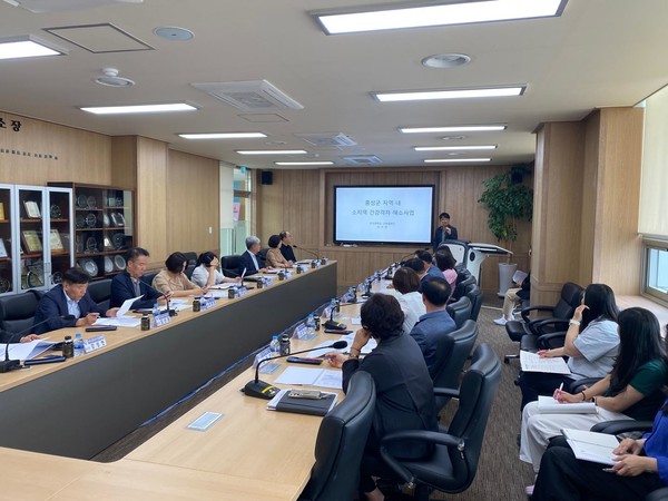 홍성군은 ‘지역 내 소지역 건강격차 해소사업’을 통해 지역 맞춤형 건강증진 모델을 선보이며 건강격차 해소에 앞장서고 있다. (사진=홍성군)