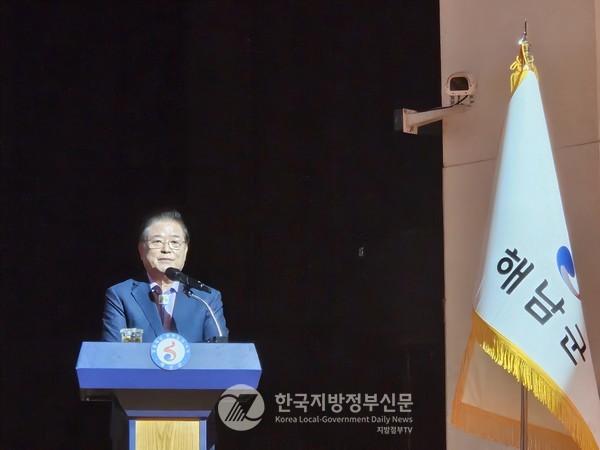 우동기 위원장은 이날 특강을 통해 윤석열 정부 국정과제 중 하나인 ‘대한민국 어디서나 살기 좋은 지방시대’의 방향성과 철학을 공유하고, 역대정부의 국가균형발전 정책의 한계 성찰과 함께 새로운 지방시대로 나아가기 위한 핵심 전략과 과제를 역설했다.(조용원 기자/해남군청)