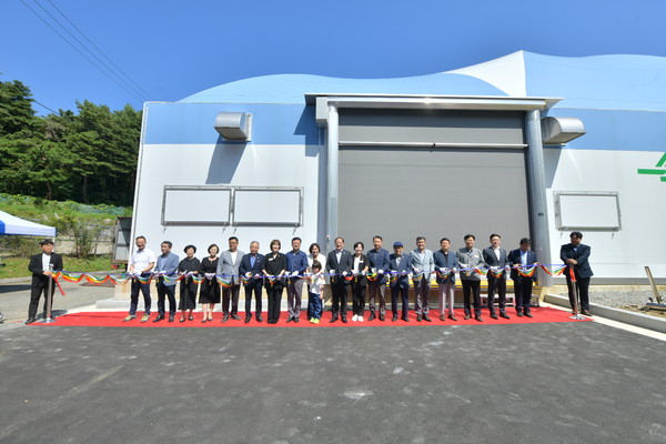 속초시는 4일 지역주민과 관계기관, 사회단체장이 참석한 가운데, '정수장 침전지 덮개 설치 사업' 준공식을 개최했다. (사진=속초시)