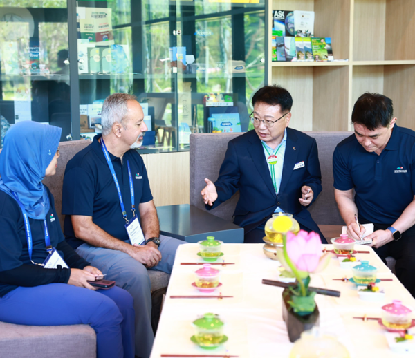 세계지질공원 등재관련 평가위원 영접 모습 (사진=울진군)