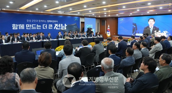 김영록 전남도지사는 15일 개최된 장성군 정책비전투어에서 첨단의료, 아열대농업, 명품관광 등 '성장 장성' 7대미래비전을 제시했다(조용원 기자/전남도청)