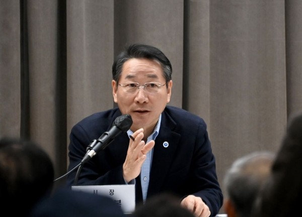 유정복 인천시장은 "우리 시민이 북한의 방송 소음으로 인해 일상에서 지속적인 어려움을 겪는 상황을 무겁게 받아들이고 있다”라며 "인천시는 방음창 설치 및 주민들의 정신건강 지원 등 정주여건 안정을 위해 최선을 다하겠다”라고 강조했다. (사진=김미숙 기자/인천시청)