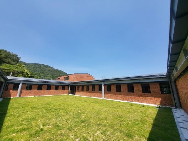 경남도(도지사 박완수)는 내년도 반려동물 인프라 구축 일환으로 추진하는 동물보호센터 설치사업 국비 예산 9억 6천만 원을 확보했다. (사진=김지수 기자/경남도청)