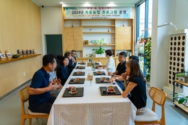 경북도는 지난 2022년 전국 최초로 치유농업센터를 개관해 치유농업의 거점기관으로 체계적인 지원과 품질향상으로 치유농업 활성화에 기여하고, 최신 문화와 관광 추세에 맞는 치유 공간과 서비스를 제공하고 새로운 소득원 창출을 위해 박차를 가하고 있다. (사진=김지수 기자/경북도청)