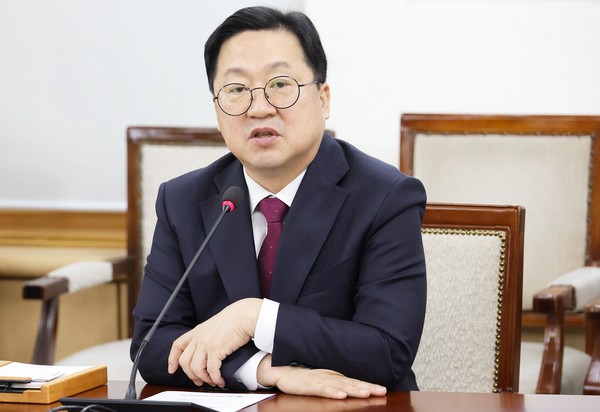 이장우 대전시장은 “이번 위원회 출범을 통해 대전이 국내외 영상산업의 거점도시로 도약할 기반을 마련했다”라며 “앞으로 조성될 융복합 특수영상 콘텐츠 클러스터를 주축으로 영상산업의 성장을 촉진하고 다양한 제작 지원 전문가들이 대전에 정착할 수 있는 생태계를 구축할 수 있도록 힘을 모아 달라”라고 당부했다. (사진=김지수 기자/대전시청)