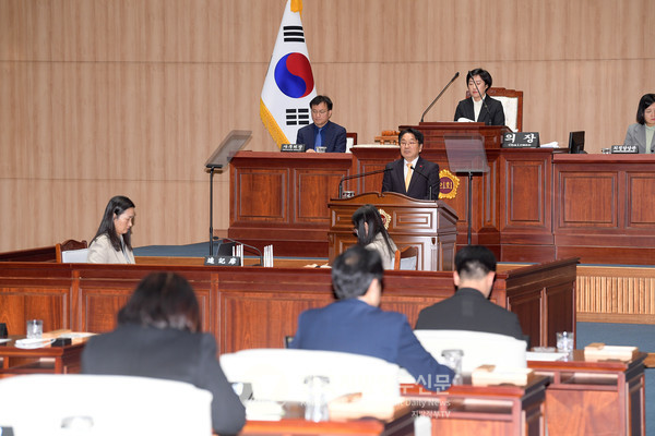 강기정 시장은 이날 시정연설에서 트럼프 2기 행정부발 관세전쟁의 본격화에 따라 대외 의존도가 높은 대한민국 경제에 불확실성이 확대될 것으로 예상되면서 지역경제 충격을 완화하고 효율적인 대응 방안도 밝혔다.(사진=조용원 기자/광주시청)