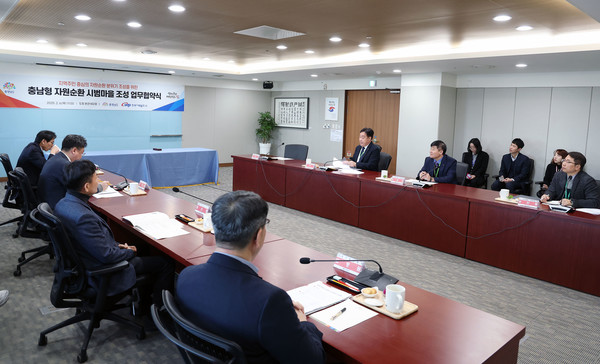 시범마을에는 재활용도움센터를 설치해 주민들이 분리배출을 보다 편리하게 할 수 있도록 지원하고, 주민들은 캠페인 및 재활용품을 활용한 업사이클링 제품 제작 등 실천 프로그램을 진행한다. (사진=김지수 기자/충남도청)