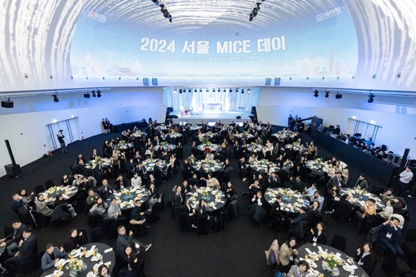 10년 연속 ‘세계 최고의 MICE 도시’로 선정돼 명예의 전당에 오른 서울시가 올해 95억원을 투입, 고부가 마이스 관광객 유치를 위한 행보를 이어나간다. 중대형 국제회의 유치부터 AI, 핀테크 등 미래유망산업전시회 육성에 필요한 지원을 강화하고 서남권에 제2의 마이스산업특화지역을 조성한다. (사진=김미숙 기자/서울시청)