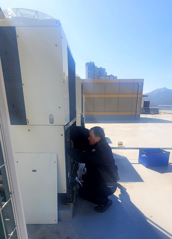 용인시는 대기배출원의 관리를 강화하기 위해 올해 전국 기초지방정부 중 가장 많은 예산인 12억여 원(국·도비 포함)을 투입해 총 381대를 지원할 방침이다. (사진=김미숙 기자/용인시청)