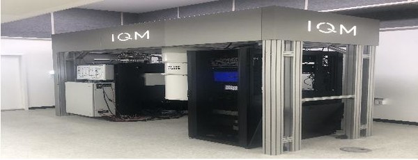 충북도(도지사 김영환)가 전국 지방정부 최초로 '상용 양자컴퓨터'를 가동하는 자리에서, 김영환 충북도지사가 “상용 양자컴퓨터 도입은 우리 도가 향후 양자기술을 선점하는 중요한 기초 인프라가 될 것이라고 생각한다”면서 “앞으로 이를 통해서 인재 양성과 양자산업을 키워나가도록 하겠다”고 강조했다. (사진=김지수 기자/충북도청)