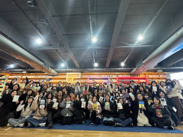 경기도와 경기도평생교육진흥원이 선발한 평생독서 응원단 ‘천하무적독서단’ 125명이 본격 활동을 시작한다. (사진=김미숙 기자/경기도청)