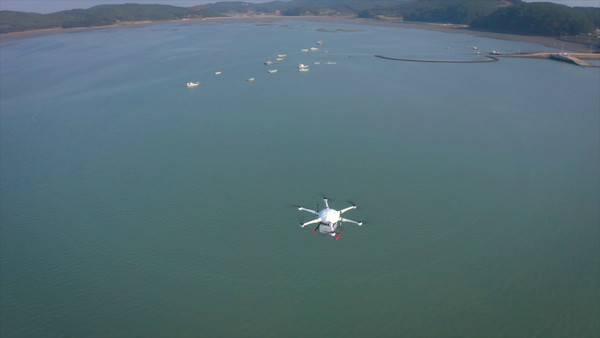 이완섭 서산시장은 “지난 4년간 드론 성능 고도화와 드론 이착륙장 조성 등 상용화를 위한 기반 마련에 집중했다”라며, “올해는 서산시민과 서산을 찾아주시는 관광객이 체감할 수 있는 가로림만 맞춤형 드론배송 상용화서비스를 추진해 드론 선도 도시로 앞서 나가겠다”라고 강조했다. (사진=김지수 기자/서산시청)