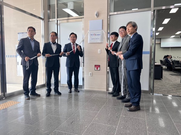 저출생 정책평가센터는 저출생 극복 주요 정책에 대한 추진성과 평가 및 분석, 도민 인식 조사, 데이터 기반 정책 지원, 중장기 인구 전망 및 대응 전략 구상 등의 역할을 할 예정이다. (사진=김지수 기자/경북도청)