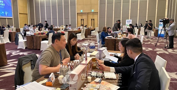 전라남도는 최근 코트라(KOTRA) 광주전남지원본부와 공동 주관한 베트남 수출상담회에서 30만 달러의 현장 계약과 380만 달러 규모의 수출협약을 체결하는 성과를 거뒀다(사진=조용원 기자/전남도청)