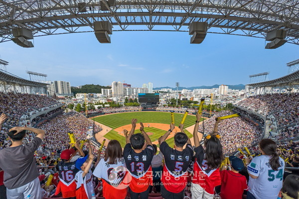 광주시는 세계양궁선수권대회, 프로야구·프로축구·프로배구 등 스포츠 관람객을 위한 체류형 여행상품을 확대한다(사진=조용원 기자/광주시청)