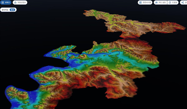 대구시가 이번에 도입한 메쉬(mesh) 방식은 일정 규모를 묶어 그래픽을 제작하면서 건물과 지형 정보도 표시하는 방식으로, 제작 비용과 시간을 대폭 줄이면서 우수한 성능을 제공한다.