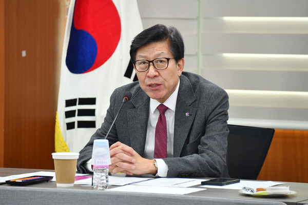 박형준 부산광역시장은 “'하수처리수 재이용'은 동부산 산단에 안정적으로 공업용수를 공급하고 미래지향적으로 수자원을 순환 이용하게 될 큰 걸음(빅 스텝)임과 동시에, 오랜 기간 유휴상태였던 해수담수화 시설도 활용할 수 있는 혁신적인 방안이 될 것”이라며, “이번 사업을 차질 없이 추진해 부산을 국내 최고 수준의 물 순환 선도도시로 변모시키고 글로벌 물산업 허브 도시로 도약시킬 수 있는 전환점을 마련하겠다”라고 강조했다. (사진=김지수 기자/부산시청)
