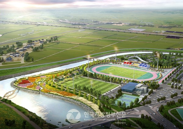 4월 18일부터 21일까지 '제64회 전라남도체육대회'와 4월 30일부터 5월 2일까지 ‘제33회 전남장애인체육대회’가 전남 장성군에서 개최된다. 군 유사이래 최초로 개최되는 이번 전남체전은 선수단 등 3만 4천여 명이 운집할 것으로 예상되면 장성발전의 기폭제가 될 것으로 보인다. 체전의 주무대인 장성 옐로우스타디움(사진=조용원 기자/장성군청)