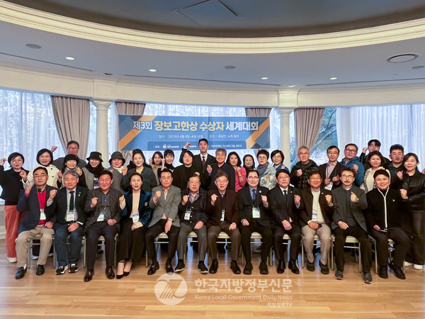 신우철 완도군수는 지난 9일부터 11일까지 미국 뉴욕과 워싱턴DC에서 열린 ‘제3회 장보고 한상 세계대회’에 참가해 큰 성과를 거뒀다. 내년 장한상 어워드는 완도 개최가 확정됐다(사진=조용원 기자/완도군청) 