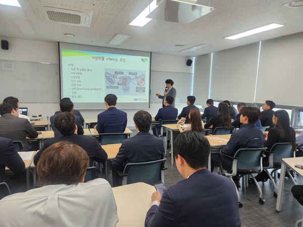 서울 서초구(구청장 전성수)의 ‘찾아가는 난임예방 아카데미’는 직장 현장에서 바로 체험하고, 즉시 일상에 적용할 수 있는 예방 중심 교육 모델을 제시하며, 지방정부 주도의 난임 대응 전략에 새로운 기준을 내놓았다. (사진=김미숙 기자/서초구청)