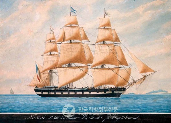 전남 신안군 비금도에서는 ‘샴페인과 막걸리’의 우정을 주제로 한 ‘2025 신안 비금도 샴막 예술축제’가 열린다. 올해로 두 번째 열리는 이 축제는 단순한 지역 행사에 머물지 않고, 이 섬이 간직한 외교사의 이면을 재조명하며 문화예술을 매개로 한 국제적 연대의 무대로 진화하고 있다. 프랑스 포경선 나르발호(Narval)(사진=조용원 기자/신안군청)