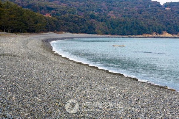5년 연속 블루 플래그 인증을 획득한 보길도 예송리 해수욕장 전경(사진=조용원 기자/완도군청)