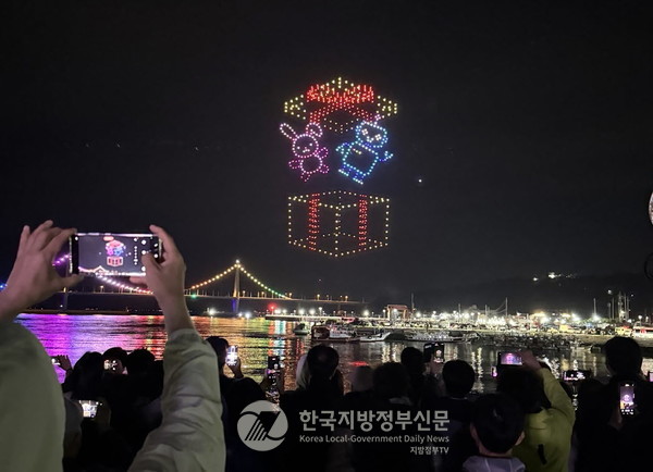 고흥군은 오는 6월 7일 저녁 9시, 녹동항 바다정원 일원에서 호남권 최대 규모의 ‘2025대 녹동항 드론쇼’를 개최한다(사진=조용원 기자/고흥군청) 