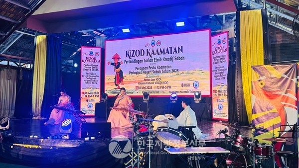 보성군과 말레이시아 사바주 간 업무협약을 체결하면서, 보성군립국악단이 국악 공연을 선보여 카마탄축제 현지 관객들에게 깊은 인상을 남겼다.(사진=조용원 기자/보성군청)