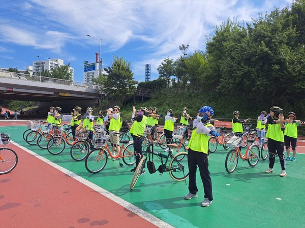 서울 노원구(구청장 오승록)가 서울 최초의 '자전거 문화센터' 구축을 통해, ‘자전거 10분 도시' 인프라 조성과 탄소배출 저감을 추진한다. (사진=김미숙 기자/노원구청)