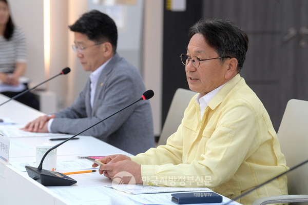 광주광역시(시장 강기정.사진)가 골목상권 회복을 위한 ‘골목경제상황실’을 본격 가동하며 현장 밀착형 민생경제 지원에 행정력을 집중하고 나섰다.(사진=조용원 기자/광주시청)