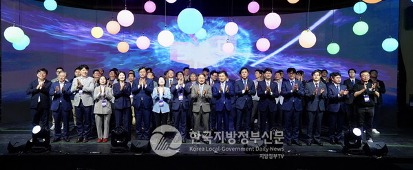 이날 개관 행사에는 강기정 광주시장을 비롯해 김성섭 중소벤처기업부 차관, 이주영 신용보증기금 전무이사, 고병일 광주은행장 등 관계자 300여 명이 참석했다.(사진=조용원 기자/광주시청)