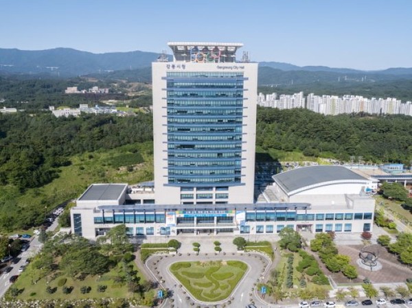 강릉시는 6월 20일 산불피해지역의 효율적 사후 관리를 위해, 전국 지방정부 중 최초로, ‘강릉시 산불식재림관리단’을 정식 발족했다. (사진=김미숙 기자/강릉시청)