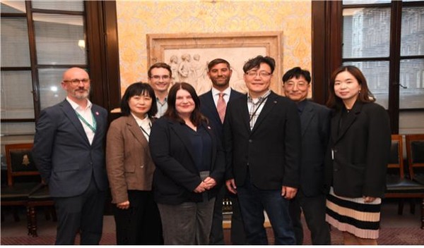 인천광역시(시장 유정복)가 국내 최초 탄소중립도시연합(CNCA) 가입 도시로서, 최근 열린 총회를 계기로 CNCA 회원 도시들과의 연대를 심화하고 글로벌 협력체로서 온실가스 감축과 탄소중립 실현을 위한 공동 프로젝트를 발굴할 방침이다. (사진=김미숙 기자/인천시청)