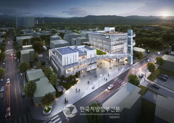 보성군복합커뮤니티센터(사진)와 벌교문화복합센터, 보성읍 도시가스 공급, 경전선·남해선 전철화 사업 등이 가시화되며, 기획에서 현실화까지 대규모 인프라 사업들이 완성의 궤도에 올라섰다.(사진=조용원 기자/보성군청)