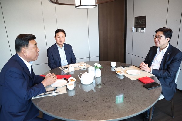 부산광역시(시장 박형준)과 울산광역시(시장 김두겸), 경남도(도지사 박완수)가 맞손을 잡고, 지방정부가 자생적으로 성장할 기반을 마련할 수 있는 방점을 찍을 전망이다. (사진=김지수 기자/부산시청)