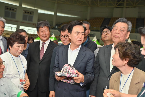 김태흠 충남도지사는 “220만 도민과 주민자치위원의 참여와 협력이 만들어낸 성취”라며 “앞으로도 주민자치회가 지역의 미래를 설계하도록 최대한 지원하겠다”고 약속했다. (사진=김지수 기자/충남도청)
