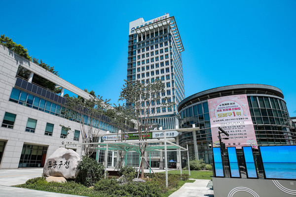 서울 도봉구(구청장 오언석)가 '골목형상점가' 기준을 크게 낮춰, 지역 경제 성장을 촉진시키고 상권 분위기를 밝은 에너지로 채우는 데 일조할 것으로 기대된다. (사진=김미숙 기자/도봉구청)