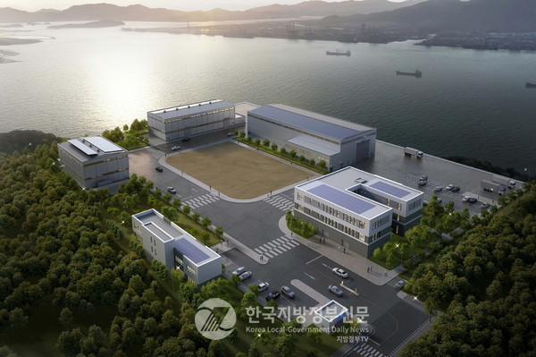 전라남도(도지사 김영록)가 정부의 공모사업에 대거 선정되면서 대한민국을 대표하는 ‘해양 탄소중립·미래형 친환경선박 기술개발 중심지’로 급부상하고 있다. 목포 남항 친환경선박 연구 인프라 조감도.(사진=조용원 기자/전남도청)