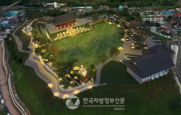 오는 10월 개최되는 '제1회 보성 열선루 통합축제'의 핵심 키워드인 ‘열선루’는 임진왜란 당시 이순신 장군이 선조에게 올린 명장계 “신에게는 아직 열두 척의 배가 있습니다(금신전선상유십이 今臣戰船尙有十二)”가 작성된 장소로 절체절명의 상황에서도 굳은 결의를 다졌던 상징적인 역사 공간이다.(사진=조용원 기자/보성군청)