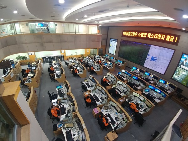 서울특별시(시장 오세훈)가 전국 지방정부 최초로 도입한 ‘AI 콜봇’이 통화 대기 없이 119 신고를 접수하고, 신고 유형과 긴급도를 자동으로 분류해 현장 대응의 골든타임을 극적으로 단축한다. (사진=김미숙 기자/서울시청)