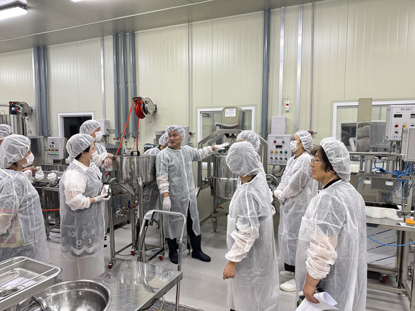 안동시농업기술센터가 운영·관리하는 안동시농산물가공센터가 최근 한국식품안전관리인증원으로부터 경상북도 내 시·군 가공센터 중 ‘최초’로 스마트HACCP(중요관리점 자동기록 시스템) 인증을 받았다. (사진=이상금 기자/안동시청)