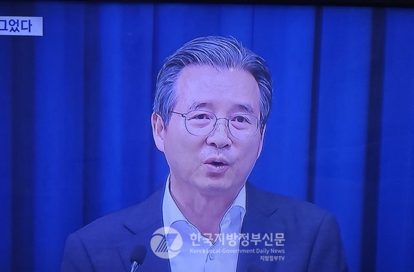 김용범 대통령실 정책실장은 31일 "전라남도에 ‘차세대 전력망 혁신기지’를 구축하기 위해 정부는 2026년 예산에 반영할 2,000억 원 규모의 초기 재정을 이미 확보했다"고 밝혔다(사진=정양기 기자/mbc방송화면캡쳐)