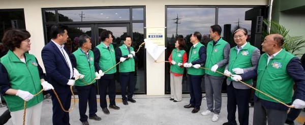 경북도(도지사 이철우)가 지역 농산물로 만든 시그니처로 관광객을 불러들이며, 들녘에서 직접 접시에 이르기까지 식당 운영과 가공·체험을 결합하는 원스톱 6차산업 모델인 경주 식량작물 특구의 ‘들녘한끼 1호’가 보여준 즉각적 효과가 주목받고 있다.  (사진=이상금 기자/경북도청)