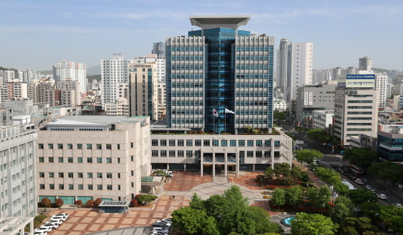  정치·기업·학계의 결집한 울산의 ‘AI 수도’ 선언은 단순 기공을 넘는 산업 재편의 시그널로 인식된다.  (사진=김기문 기자/울산시청)