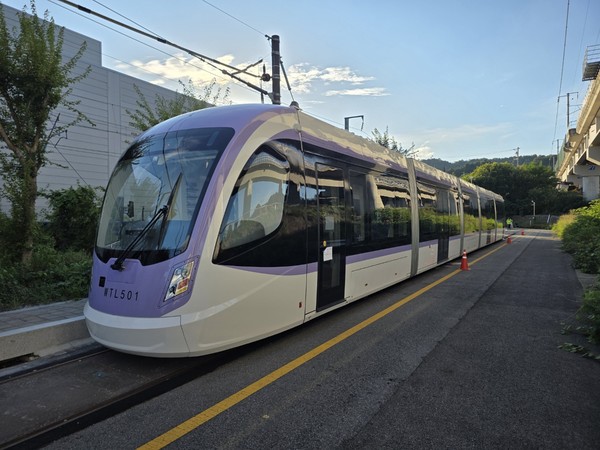 이번 달부터 한국철도기술연구원(KRRI)의 오송시험선에서 시작된 예비주행시험은 약 한 달간 총 5,000㎞ 이상을 주행하며 가속·제동, 곡선 주행, 통신·신호 연동, 승차감·소음·진동 등 차량의 전반적 성능과 안전성을 점검하는 공식 절차로 진행된다. (사진=박상대 기자/서울시청)