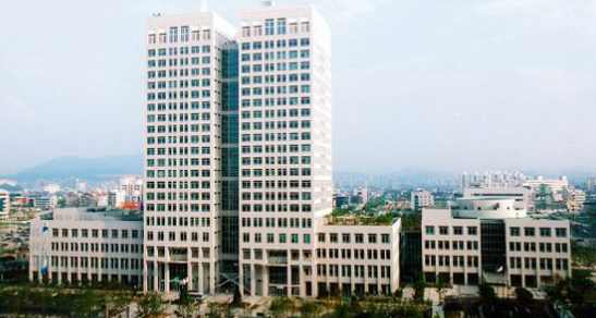 대전광역시(시장 이장우)가 “성실성이 곧 정책의 기준이 된다”라는 메시지를 전달하기 위해, 이달부터 대출 원리금을 성실히 상환해 온 소상공인들에게 보상적 성격의 금융지원을 제공하는 전국 최초의 ‘성실상환 소상공인 신규 특별보증’ 제도를 시행한다. (사진=김미숙 기자/대전시청)