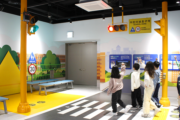 마곡안전체험관은 기초지방정부(강서구), 광역지방정부(서울시), 그리고 교육청(서울시교육청)이 협력해 건립한 ‘전국 최초’ 사례로, 행정 단위 간 자원과 권한을 결합해 공공교육 인프라를 만든 협치의 성과물이다.  (사진=김미숙 기자/강서구청)