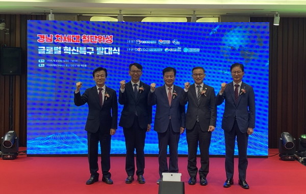 경상남도(도지사 박완수)의 ‘차세대 첨단위성 글로벌 혁신특구’ 출범은 단순한 지역 개발 사업을 넘어 대한민국이 뉴스페이스(New Space) 시대에서 민간 주도 우주생태계로 전환하는 데 있어 전략적 전환점으로 평가된다. (사진=박상대 기자/경남도청)