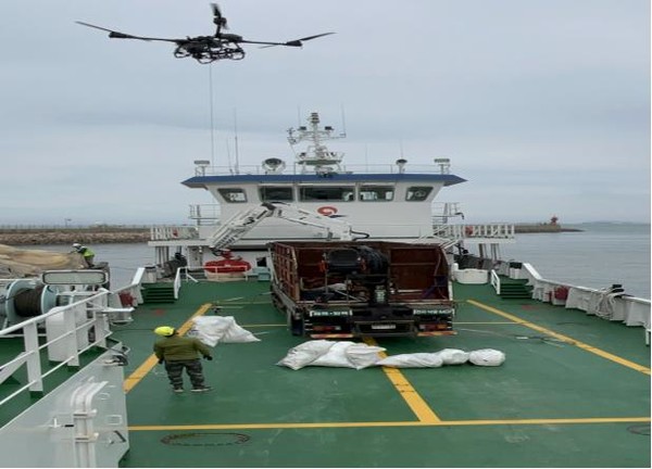  인천광역시(시장 유정복) 드론 기반 해양쓰레기 운반 시범은 기술적 가능성을 확인한 동시에, 지역사회·지방정부·중앙 사업 간 협업 모델을 제시했다. (사진=김미숙 기자/인천시청)