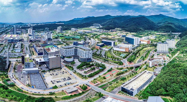 대구광역시 첨단의료복합단지가 제5차 종합계획 반영을 계기로 중앙과 지역이 결을 맞춘 정책적 승부수를 띄우며, 국가계획의 중심에 선 단지로 정책적 집적화를 통해 혁신의 파도를 일으킬 전망이다. (사진=김기문 기자/대구시청)